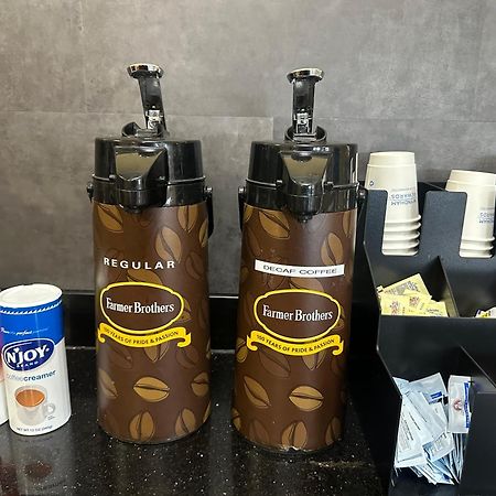 Super 8 By Wyndham Richfield Cleveland Hotel Eksteriør billede