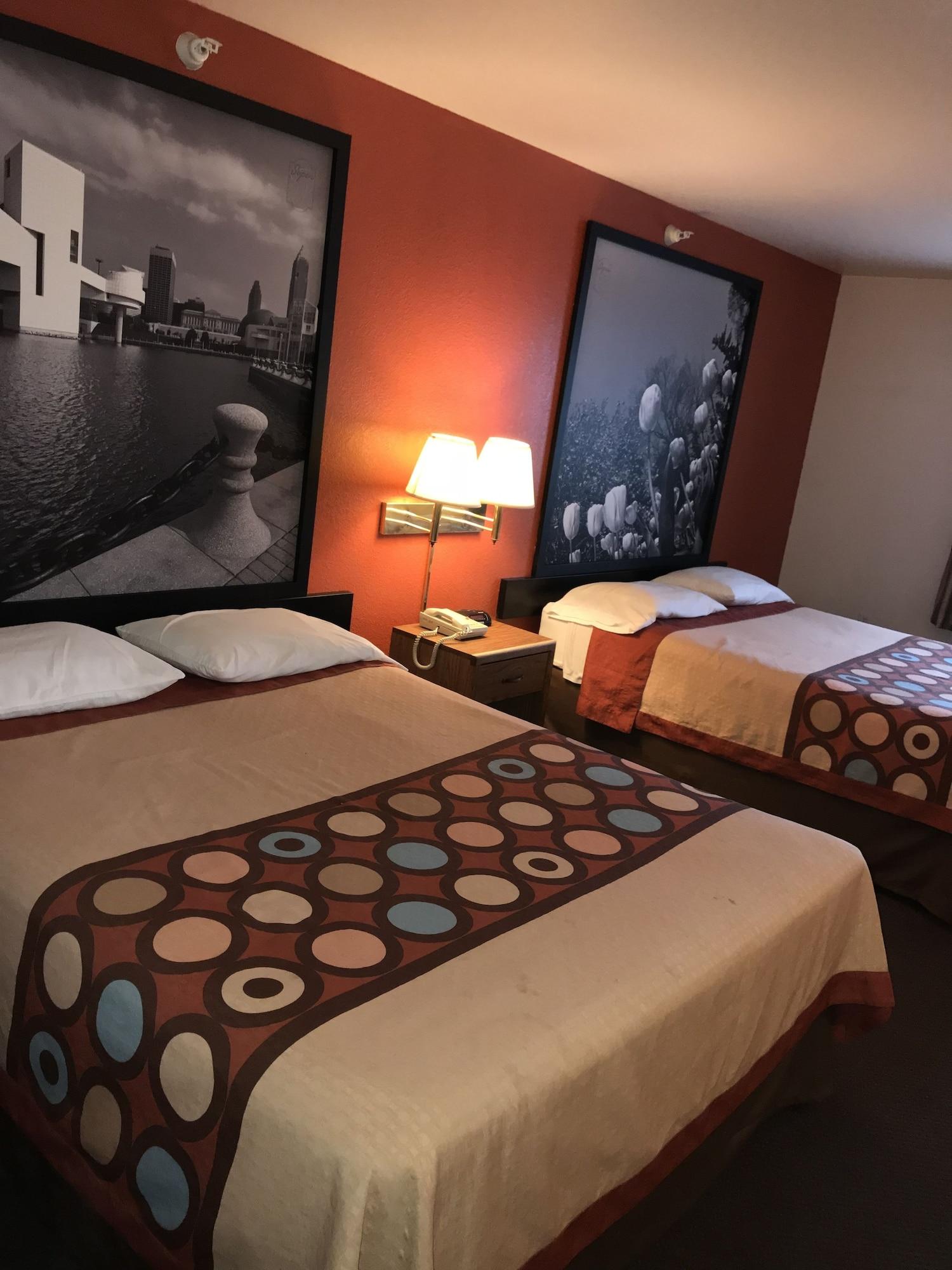 Super 8 By Wyndham Richfield Cleveland Hotel Eksteriør billede