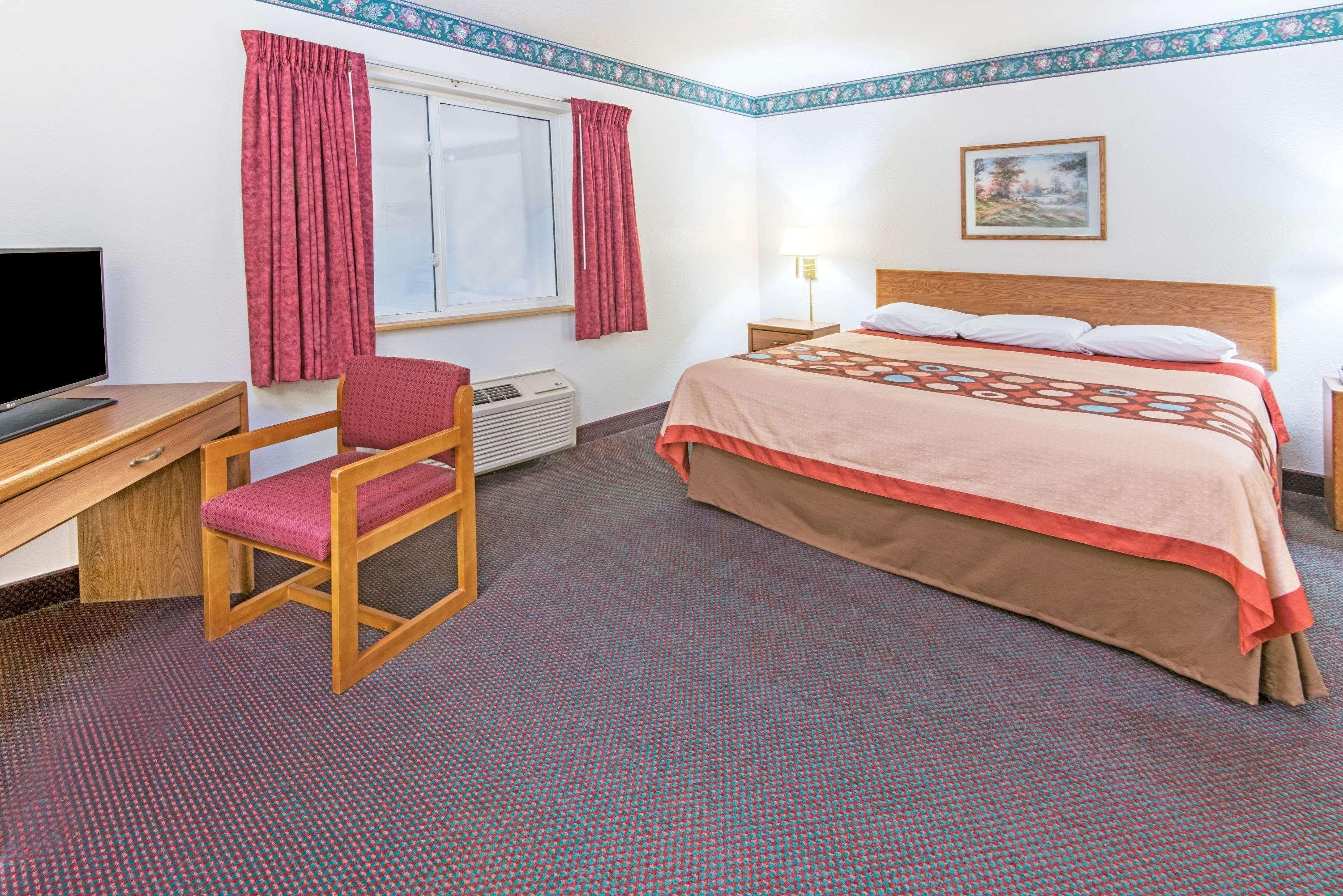 Super 8 By Wyndham Richfield Cleveland Hotel Eksteriør billede