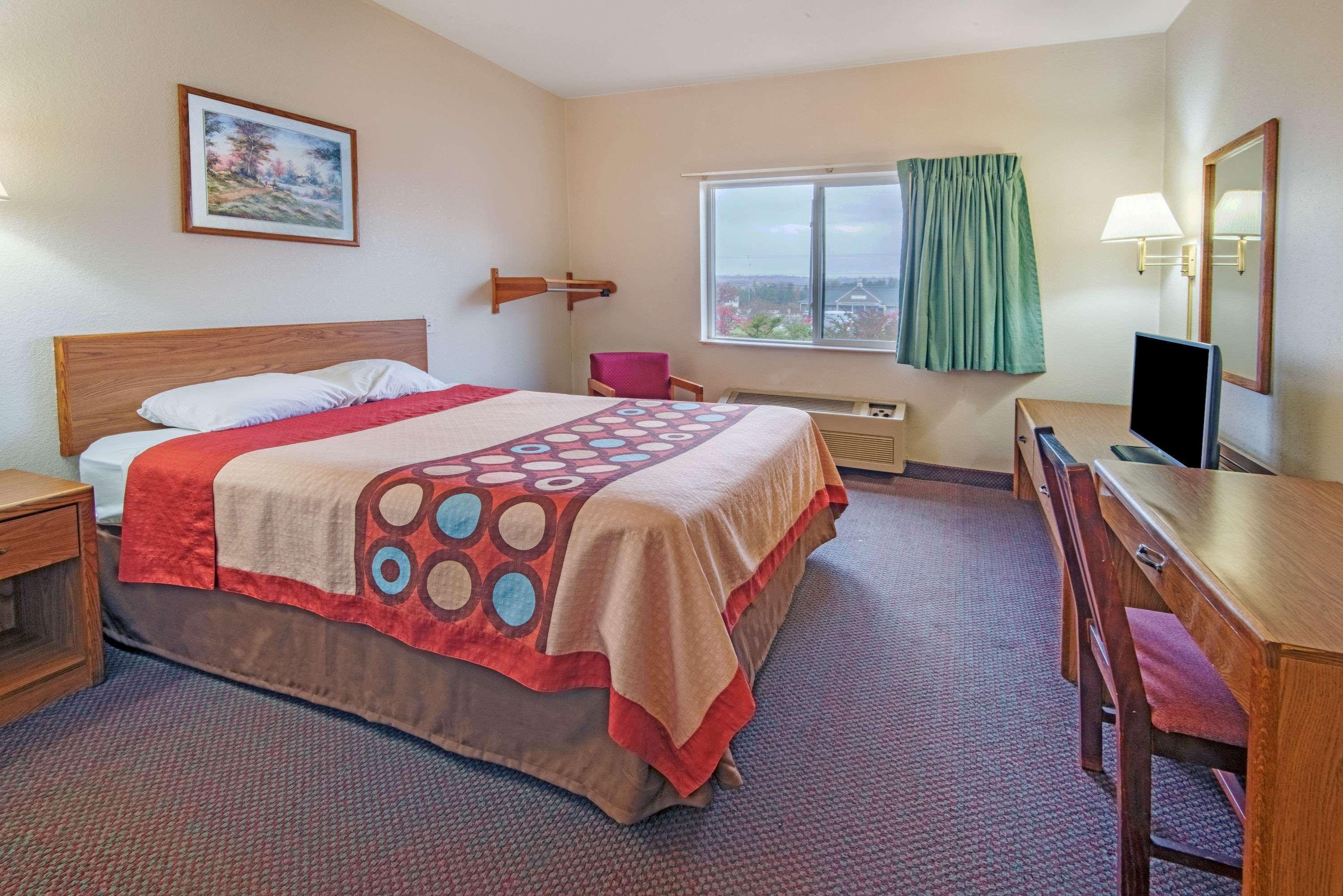 Super 8 By Wyndham Richfield Cleveland Hotel Eksteriør billede